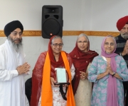 Dr.Inderjit Kaur honoured by mata Khiwi Award in Gurdwara Washigtoin DC
