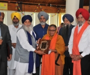 Award to Dr. Inderjit Kaur from Sikh Religious Society of Chicago